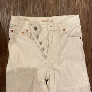 Levi’s corduroy rib cage straight. Cream